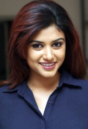 Oviya Helen