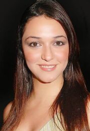 Nauheed Cyrusi